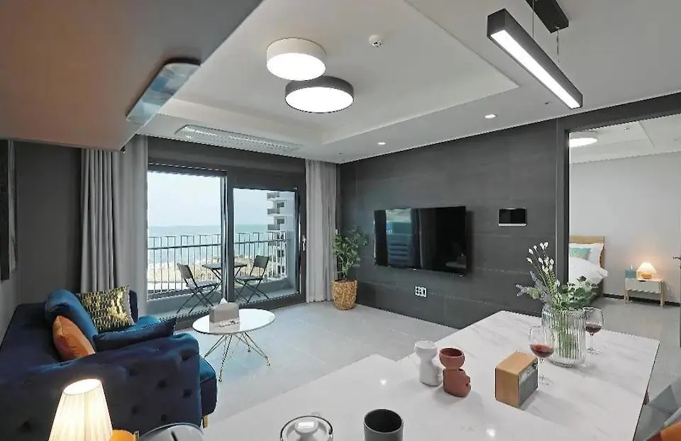 Elmomento Osiria Hotel Busan 0*,  South Korea