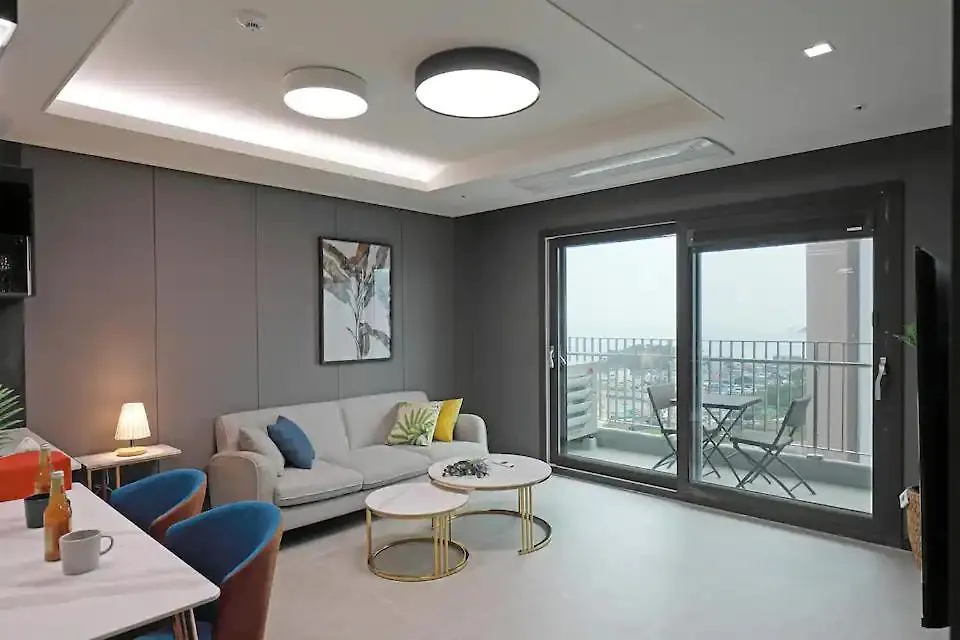 Elmomento Osiria Hotel Busan 0*,  South Korea